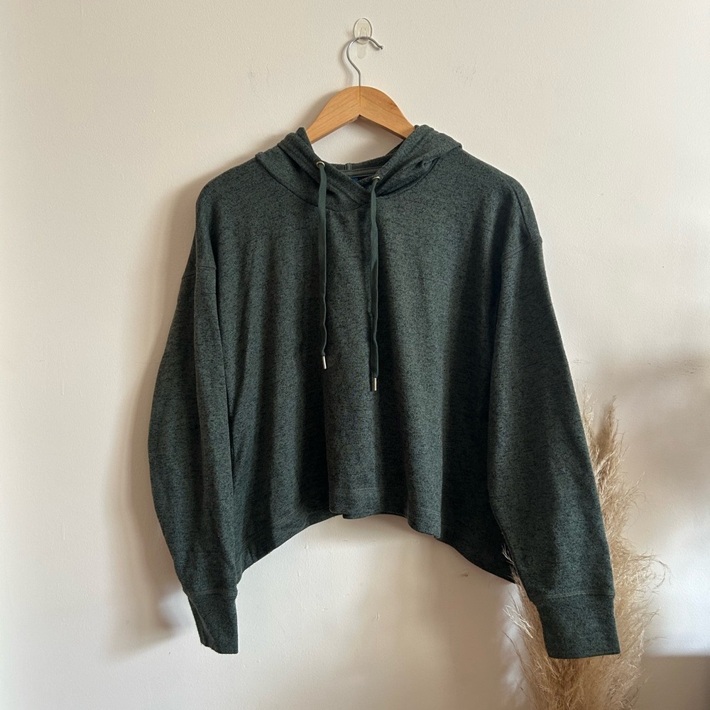 Old Navy Green Women's Cropped Activewear Hoodie